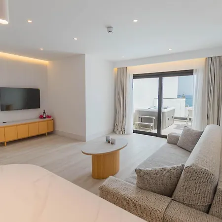 Royal Atlantico ホテル