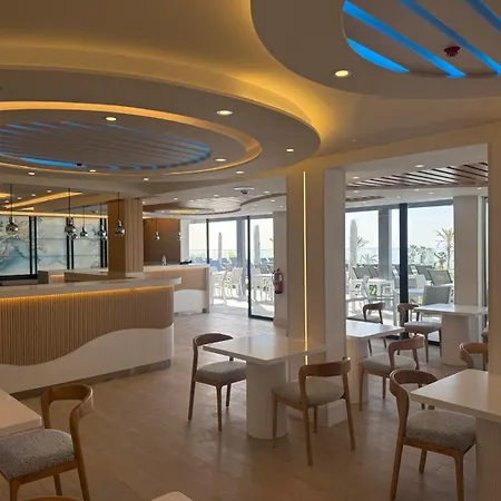 Royal Atlántico Puerto del Carmen (Lanzarote)