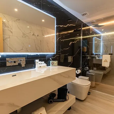 Royal Atlantico Hotel
